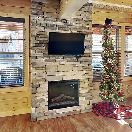 Woodland Escape Villa Pigeon Forge Exterior photo