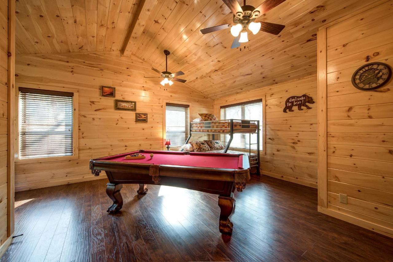 Woodland Escape Villa Pigeon Forge Exterior photo
