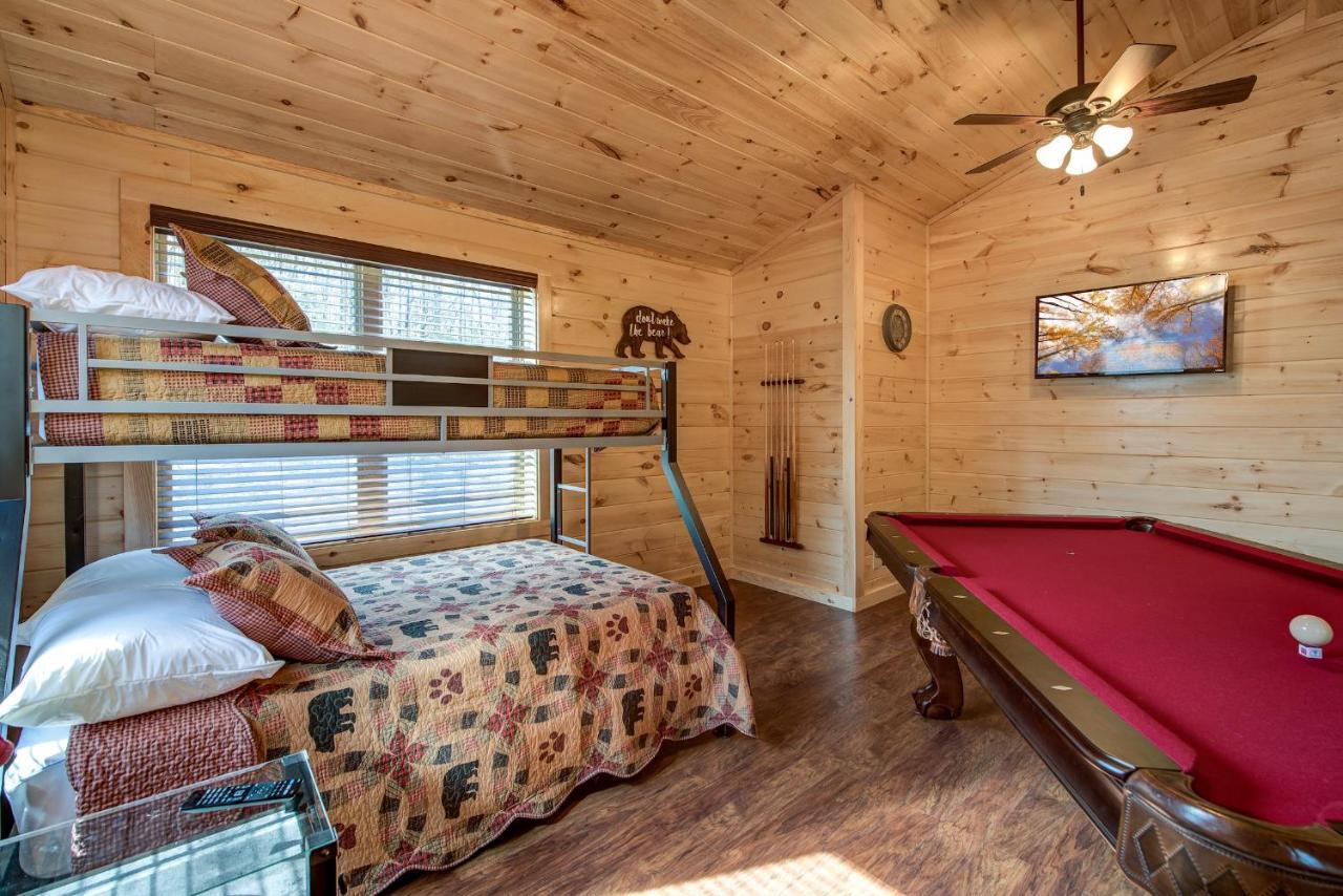 Woodland Escape Villa Pigeon Forge Exterior photo
