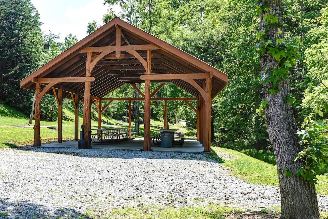 Woodland Escape Villa Pigeon Forge Exterior photo