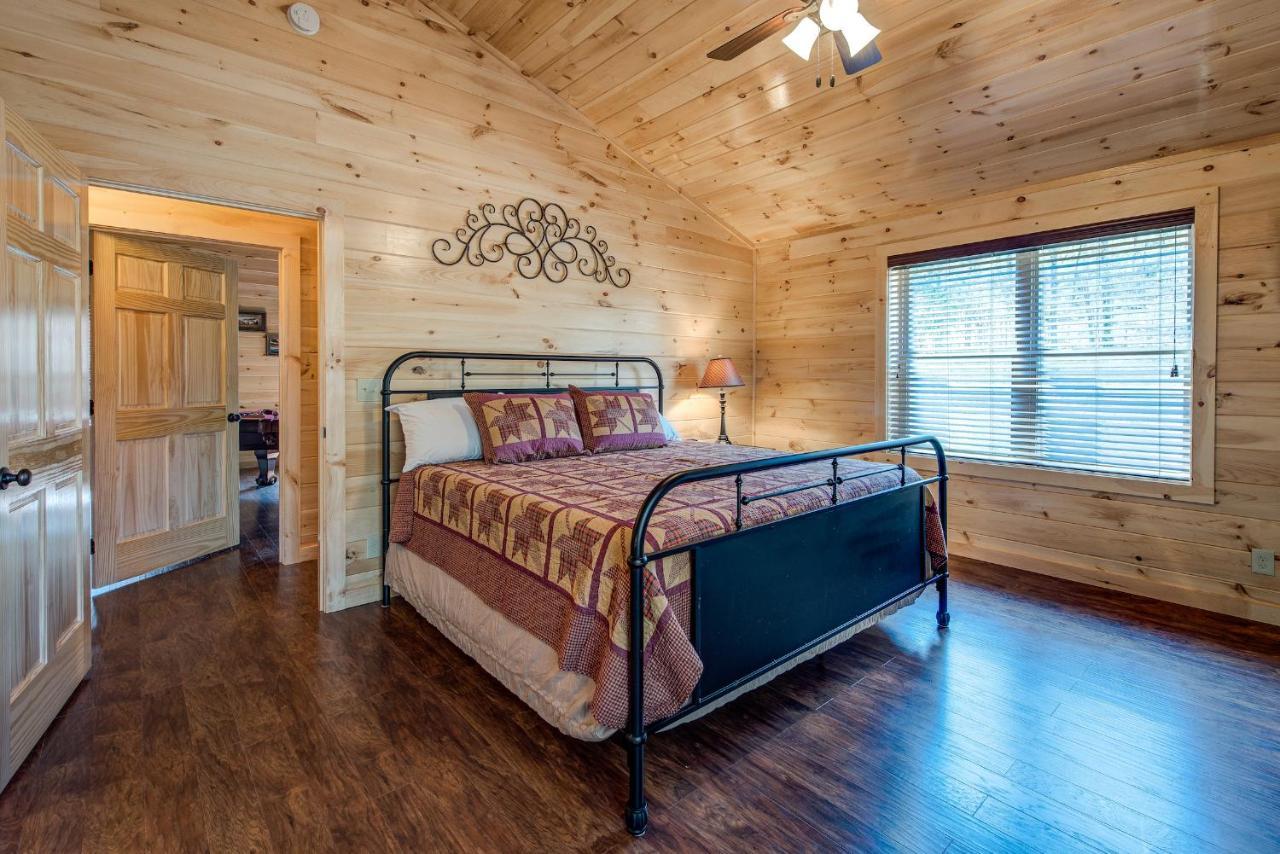 Woodland Escape Villa Pigeon Forge Exterior photo