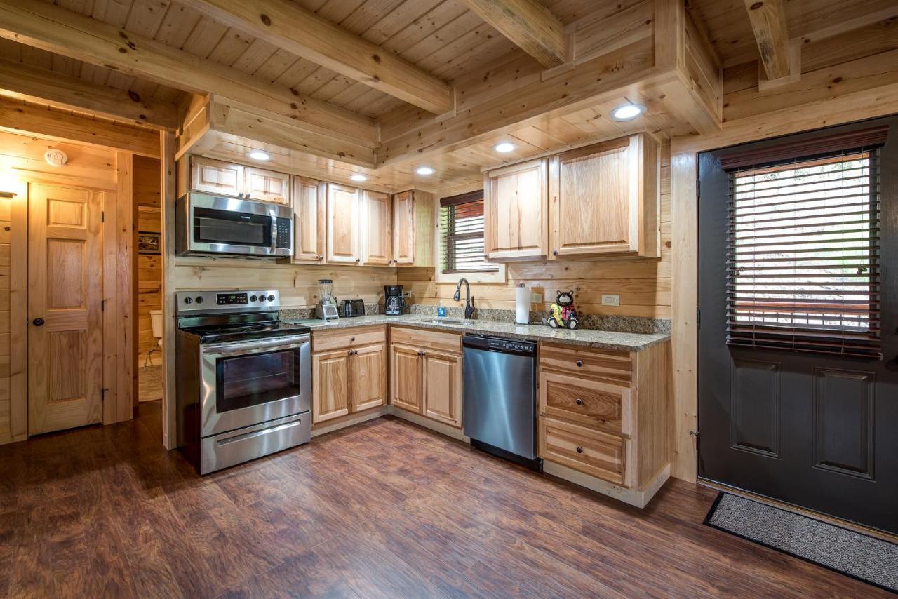 Woodland Escape Villa Pigeon Forge Exterior photo