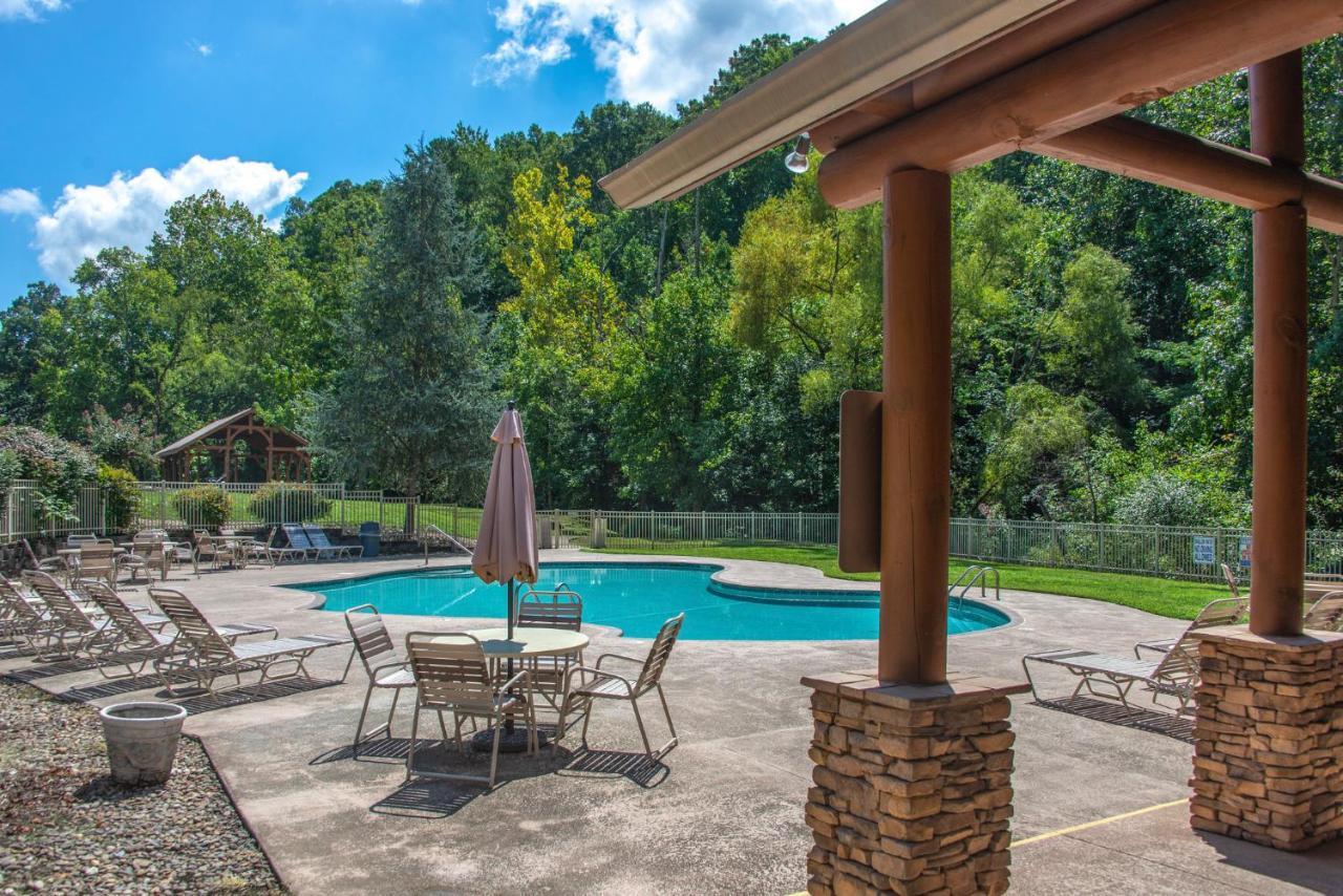 Woodland Escape Villa Pigeon Forge Exterior photo